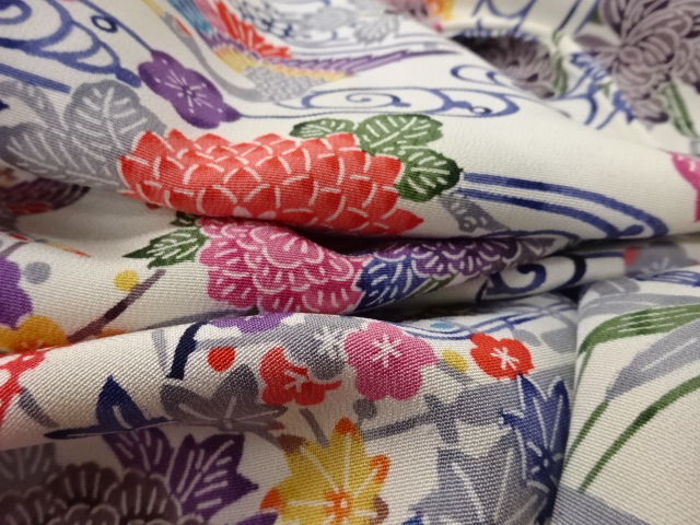  型染　草花に鶴・蝶模様　小紋着物